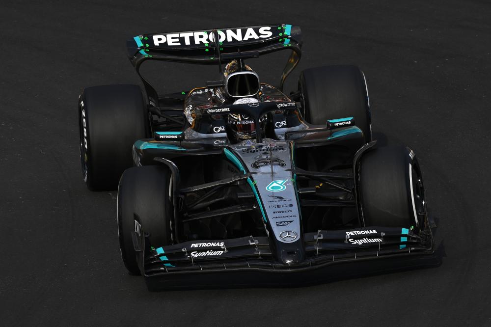 汪涵陪儿子马术竞赛！嚼槟榔超享受，夫妻交替带娃成热议焦点